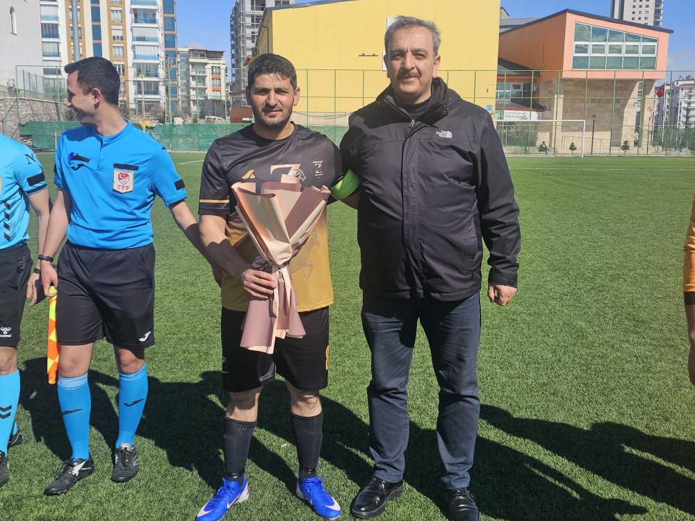 2 amator ligi musabakalari basladi