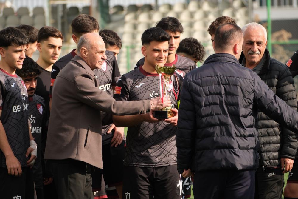 u18 ligi sampiyonu seza cimento elazigspor