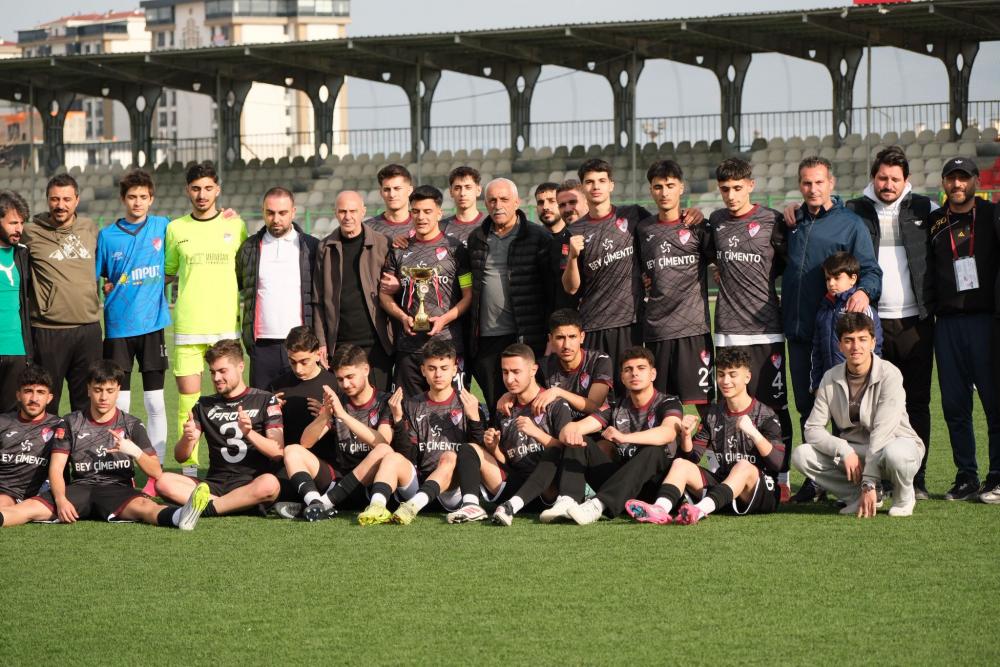 u18 ligi sampiyonu seza cimento elazigspor