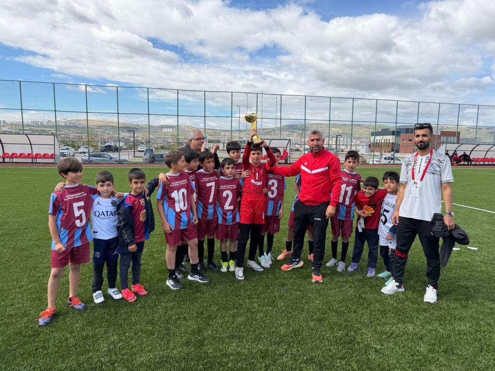 u12 ligi sampiyonu elazig adalet spor